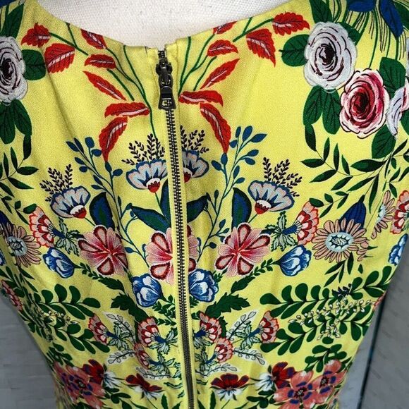 Alice + Olivia Hadley Floral Mini Fit & Flare Dress V-Neck Flutter Sleeve Size 1 - Picture 6 of 15